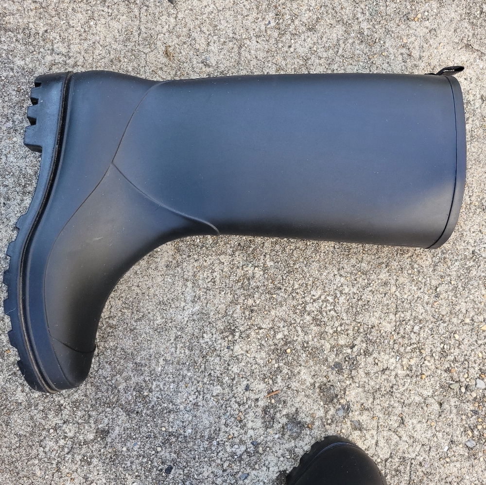 NEW Rain boots size 8.5 women